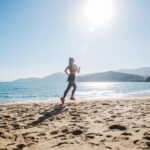 é seguro fazer atividade física sem comer? quais os benefícios de treinar em jejum? o que comer após o treino em jejum? como ter energia para treinar sem comer? melhor horário para fazer exercício em jejum receitas para comer depois do treino em jejum suplementos para usar no treino em jejum como evitar a fadiga ao treinar sem comer? dicas para fazer exercício em jejum com segurança o que acontece com o corpo ao treinar sem comer?