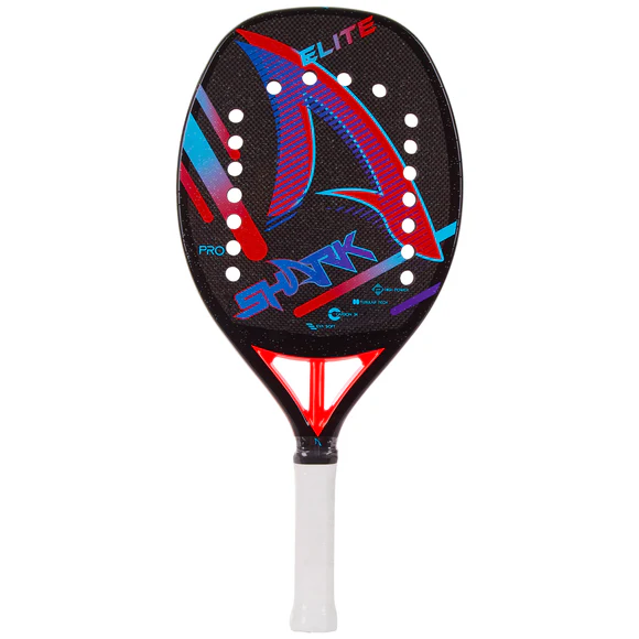 Raquete de padel Shark Elite Pro com design colorido em vermelho, azul e roxo, cabo branco e perfurações aerodinâmicas.