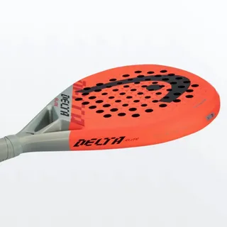 Raquete de padel Head Delta Elite com design moderno em tons de cinza e laranja, formato de lágrima e furos simétricos na face. O logotipo da Head aparece em preto sobre o fundo laranja vibrante, com o nome “Delta Elite” impresso na lateral.