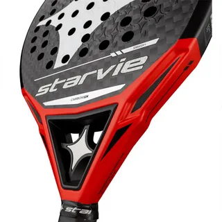 Raquete de padel StarVie com estrutura em carbono 12K, design esportivo nas cores preta e vermelha, e logotipo em formato de estrela no centro.