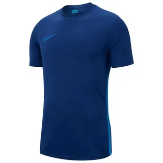 Camiseta esportiva Nike azul-marinho com logo azul-claro no peito esquerdo, exibida sobre fundo branco. O modelo tem mangas curtas, gola redonda e tecido leve, ideal para atividades físicas.