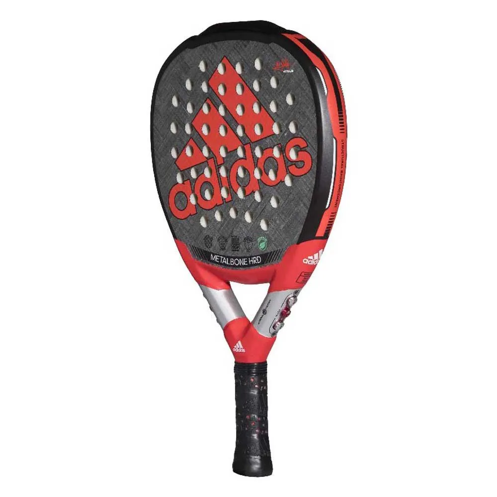 Raquete de padel Adidas Metalbone HRD em preto e vermelho, com logotipo da Adidas em destaque e superfície perfurada para potência e controle.