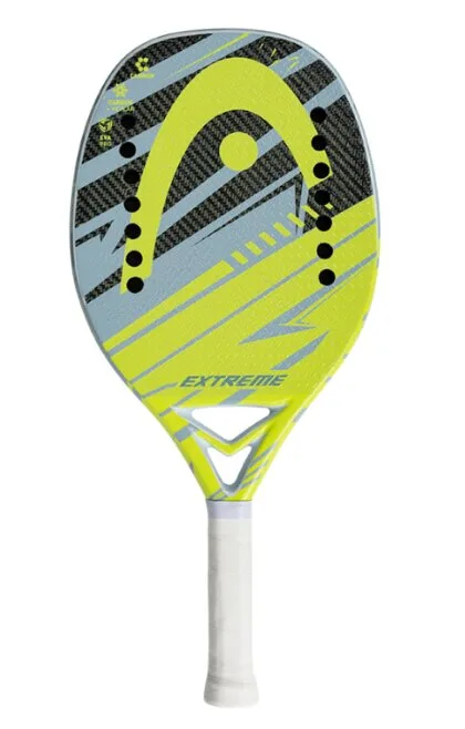 Raquete de beach tennis exibida em close, destacando detalhes do design e materiais usados, ideal para análise de desempenho e custo-benefício.