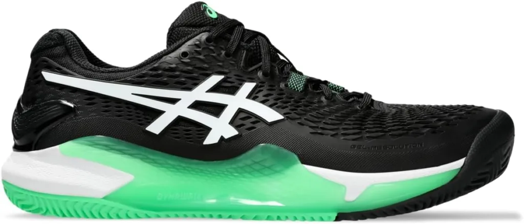 Tênis Asics preto com detalhes em verde e branco, design moderno e sola robusta, ideal para esportes de alta performance e treinos intensos.
