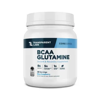 Pote branco de suplemento alimentar da marca Transparent Labs, com rótulo azul e branco indicando “BCAA Glutamine”, sabor Blue Raspberry, contendo 30 porções e informações sobre composição e benefícios para crescimento e recuperação muscular.