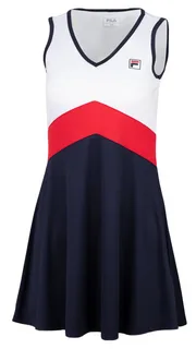 Vestido esportivo feminino da marca FILA, sem mangas, com decote em V. O design apresenta parte superior branca, faixa diagonal vermelha na cintura e parte inferior azul-marinho, com o logotipo da FILA bordado no peito.